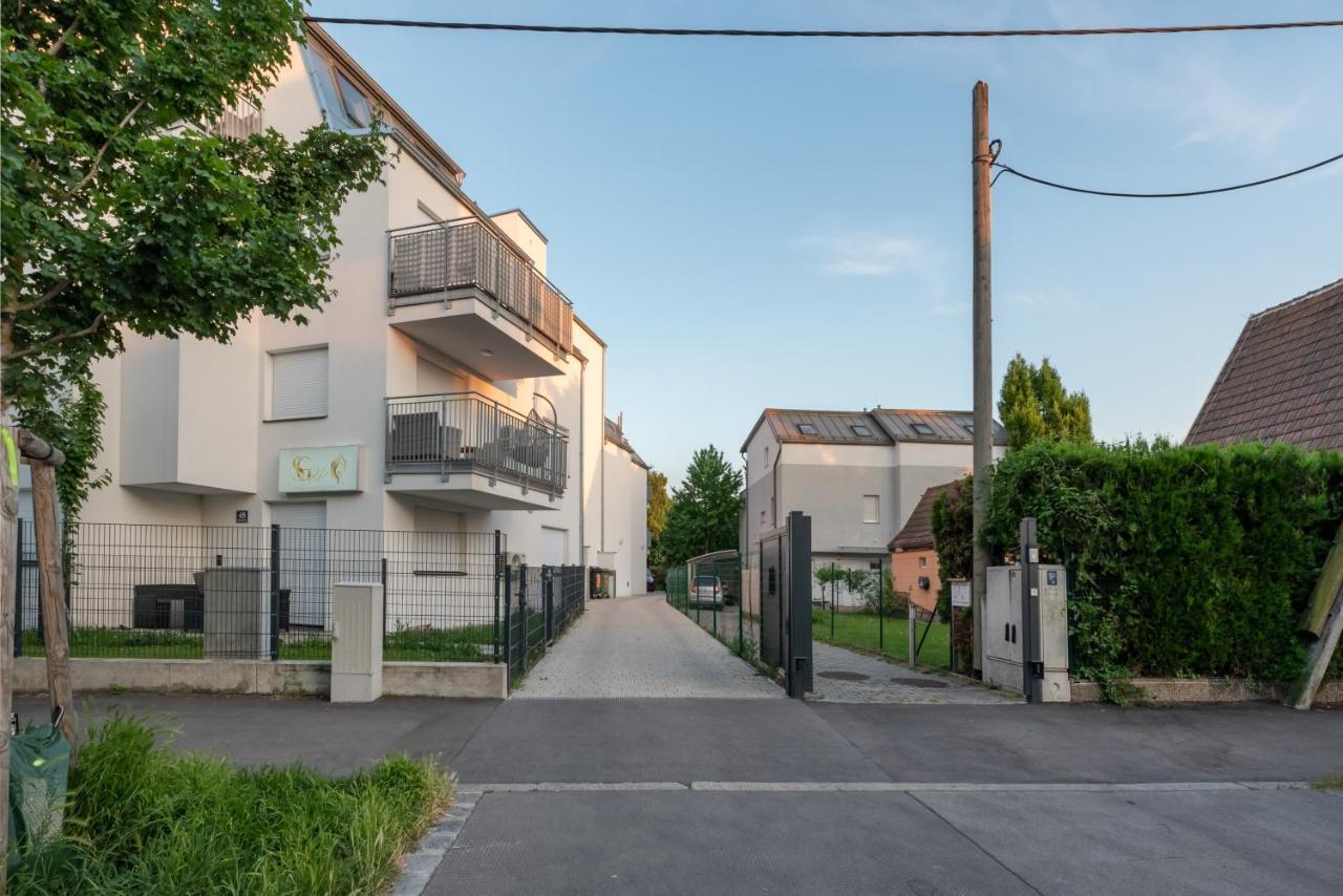 Gruene Ruhelage, 20 Minuten Ins Zentrum Und Parkgarage Apartamento Viena Exterior foto