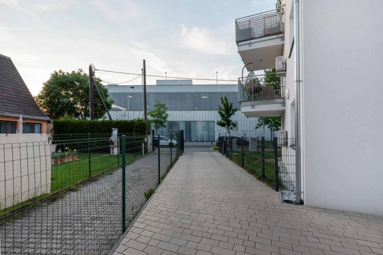 Gruene Ruhelage, 20 Minuten Ins Zentrum Und Parkgarage Apartamento Viena Exterior foto